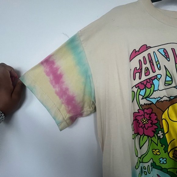 CHINATOWN MARKET HAPPY HOUSE TEE EDGE
BONE TIE DYE LARGE - NWT - Picture 3 of 8